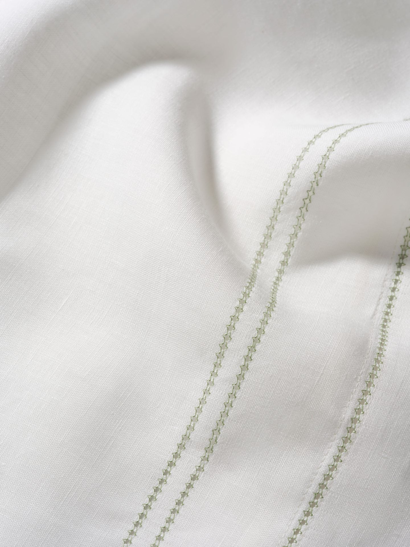 Elizaveta Bed Linen Set in Botanical Green Hemstitch