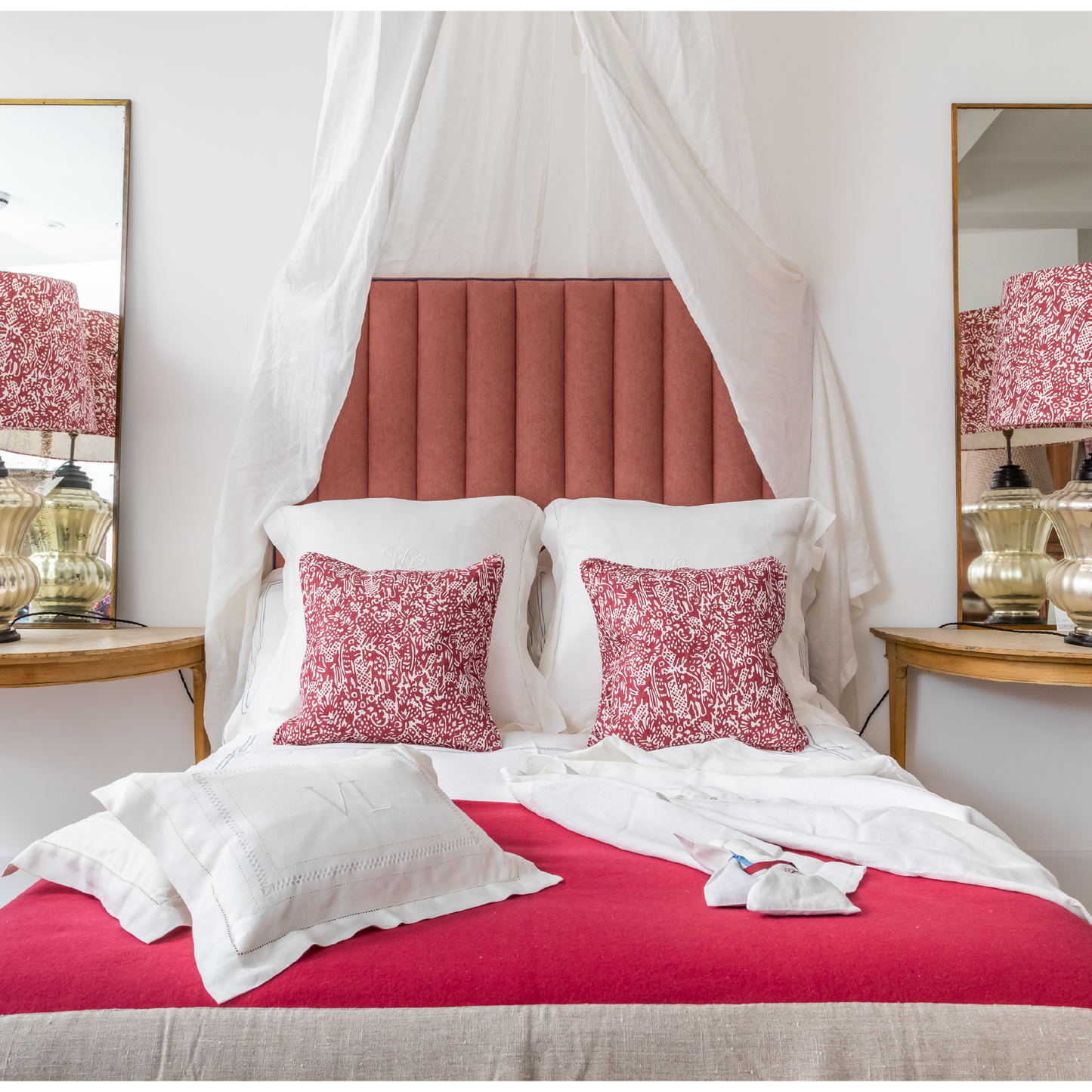 Alyosha Dual Use Archive Print in Volga Red/Ivory White