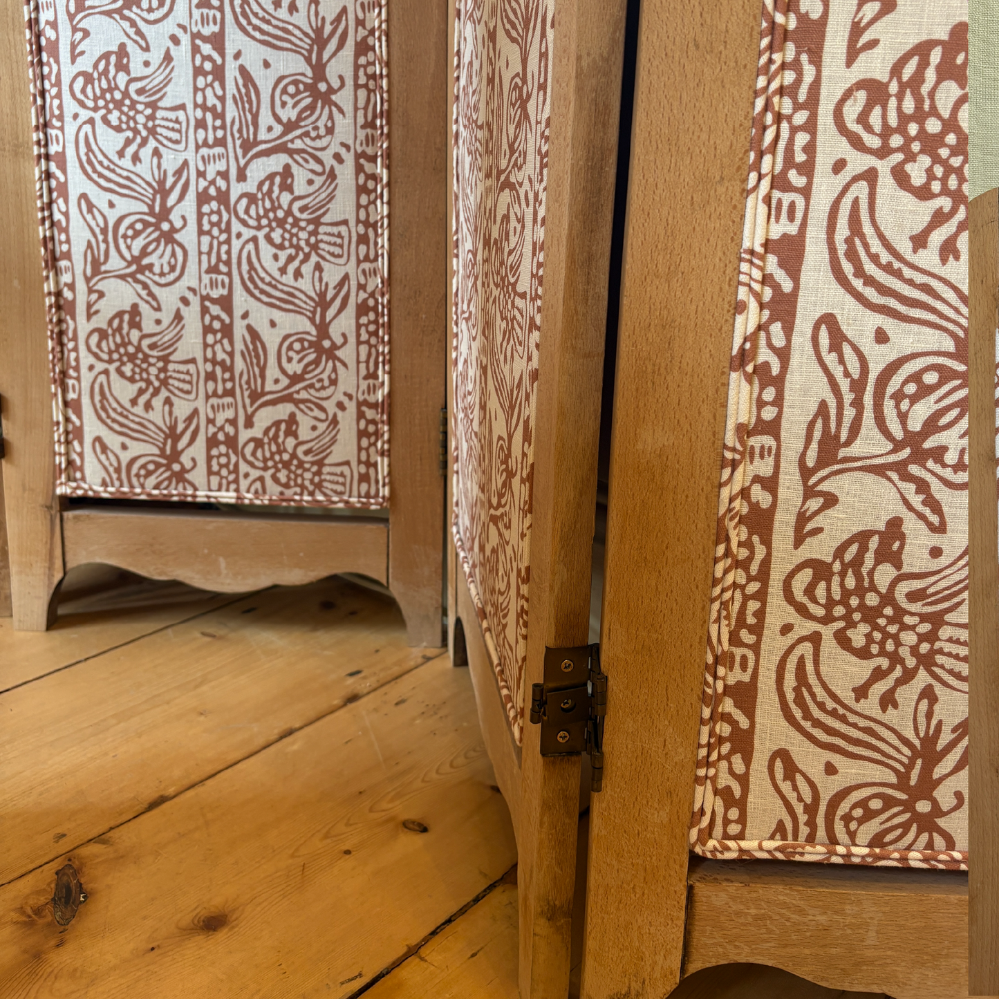Showroom Ex-Display Folding Screen Upholstered in Finist Dual Use Archive Print in Sirin Terracotta/Oyster