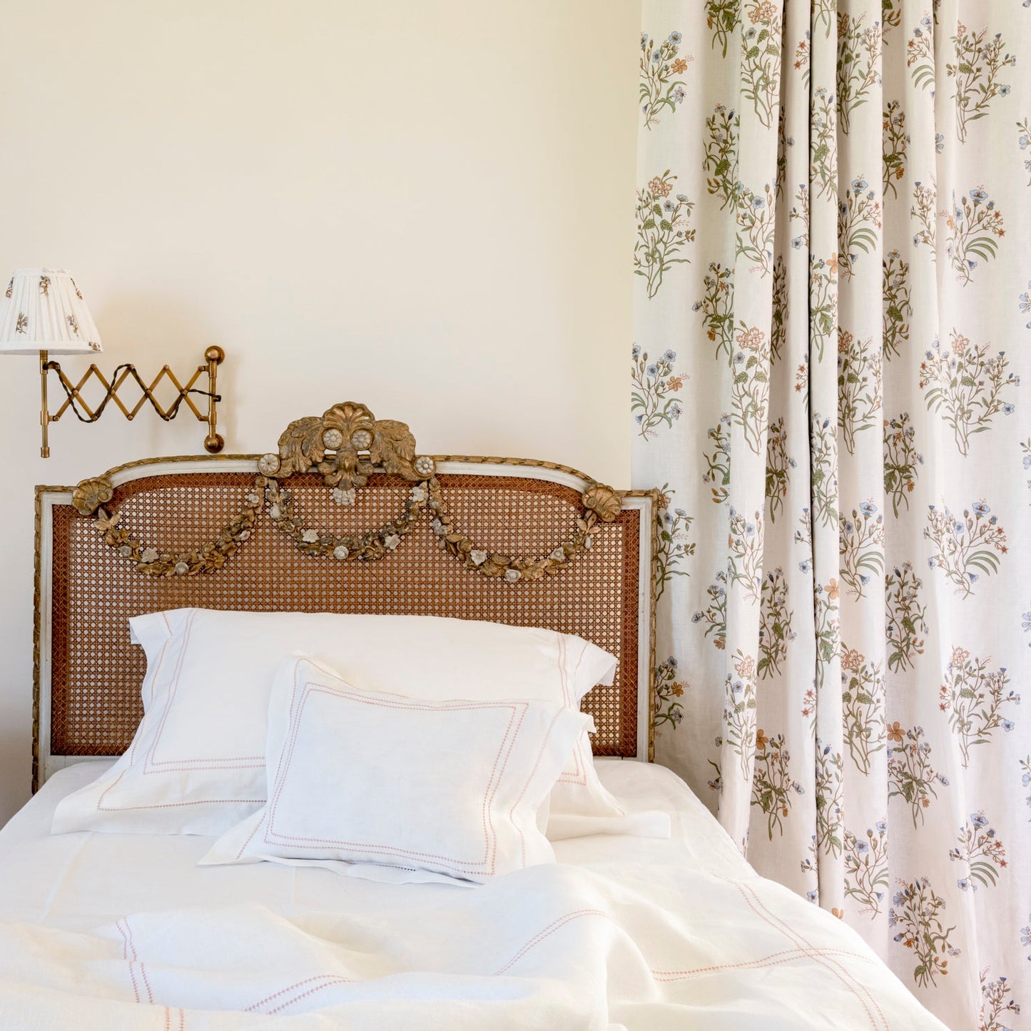 Flax & Field Flowers Dual Use Printed Linen Multi/Pale Oyster