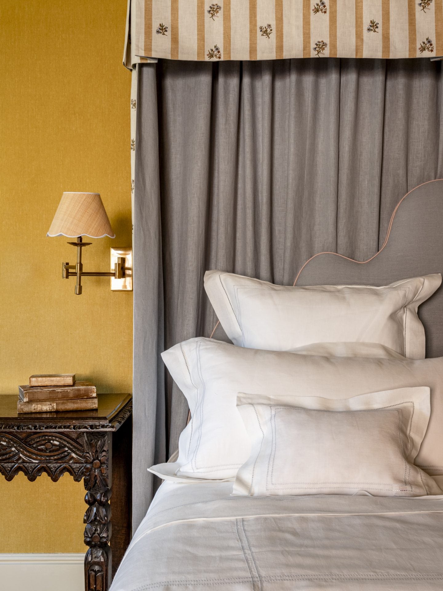 Elizaveta Bed Linen Set in Chambray Blue Hemstitch
