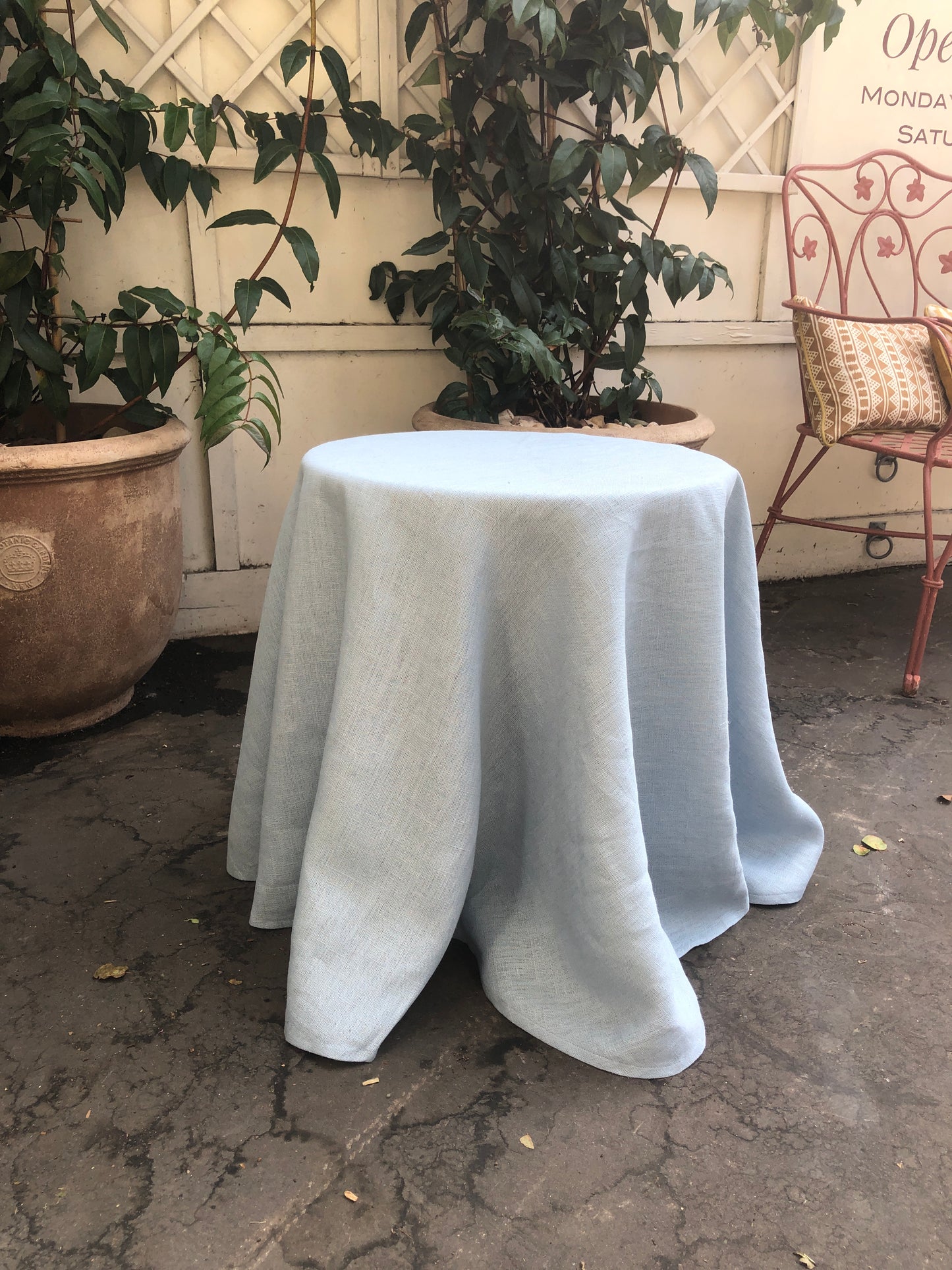Ex Display Small Porcelain Blue Round Tablecloth