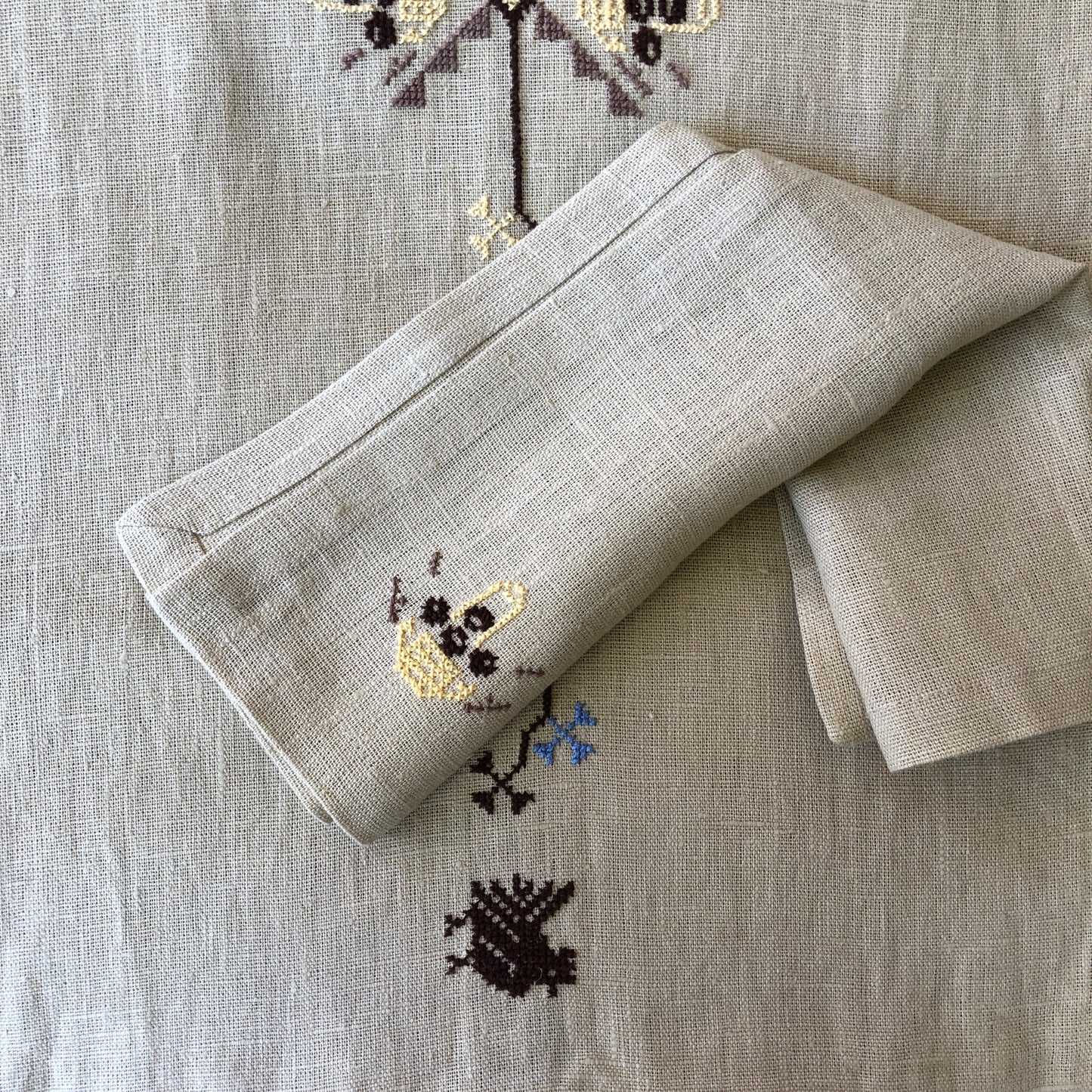 Napkin Pale Gold Napkin With Palestinian Egg Basket Hand Embroidery
