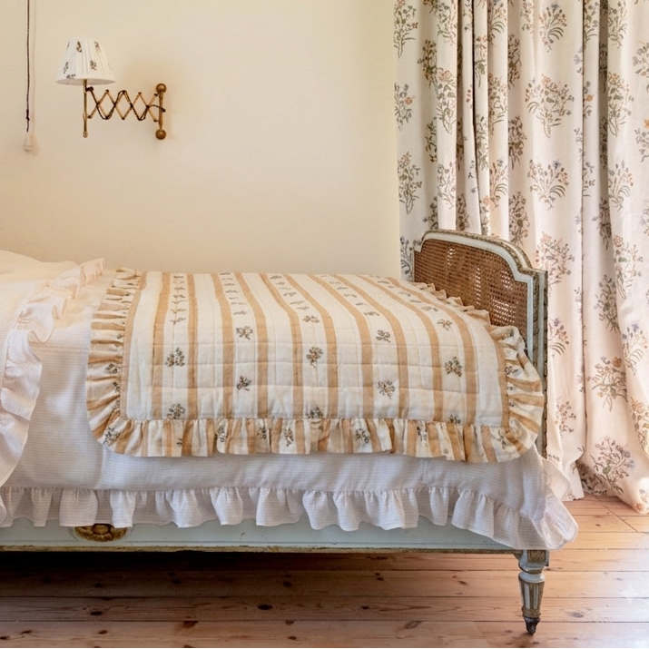 Sample Eiderdown Flax & Field Flower Posy Stripe Ochre