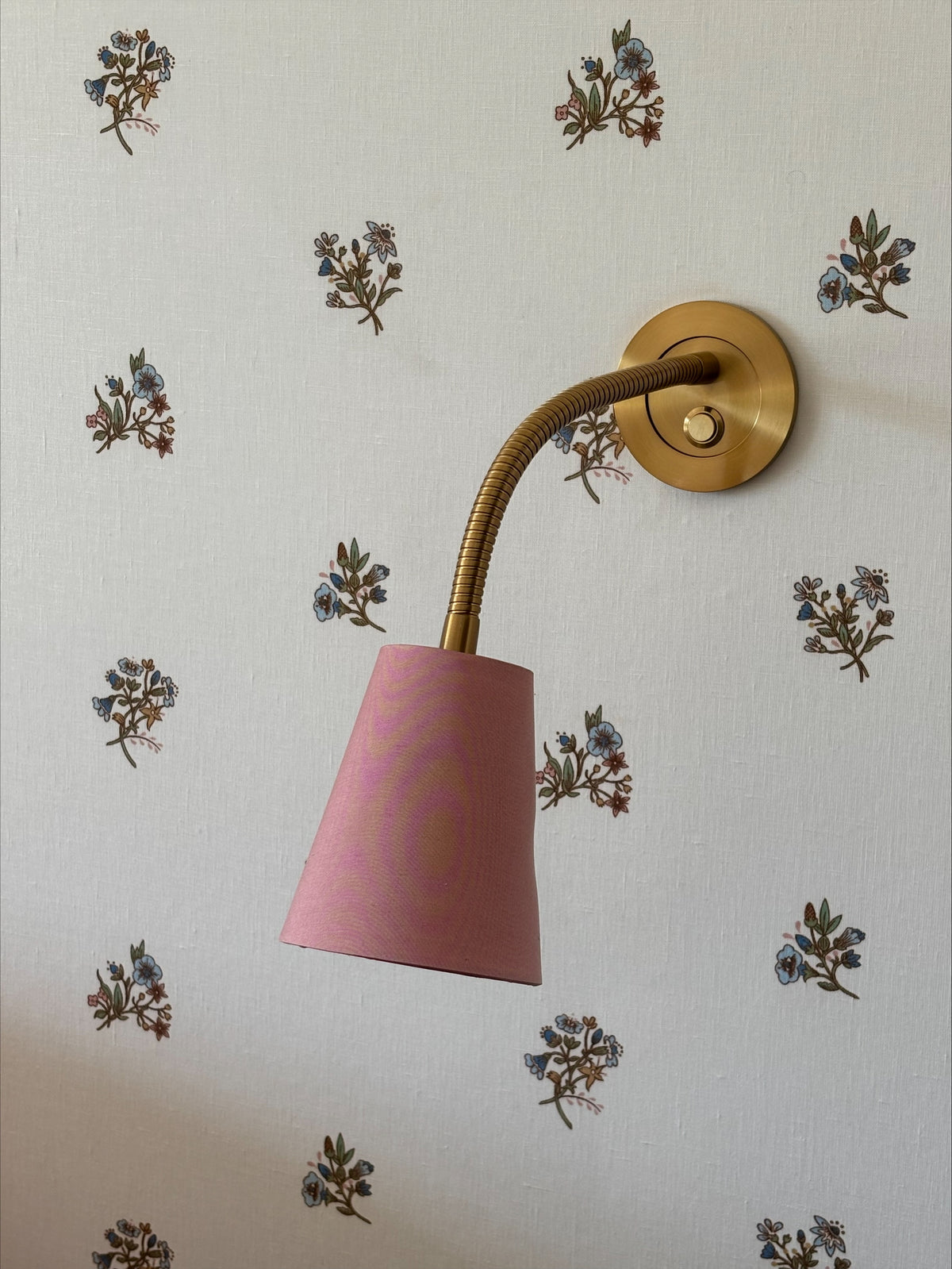 Paper-Backed Flax & Field Posy Printed Voile Linen Wallcovering Multi/Ivory White