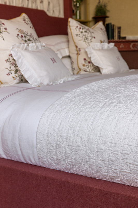 Ruslan Quilt in Ivory White