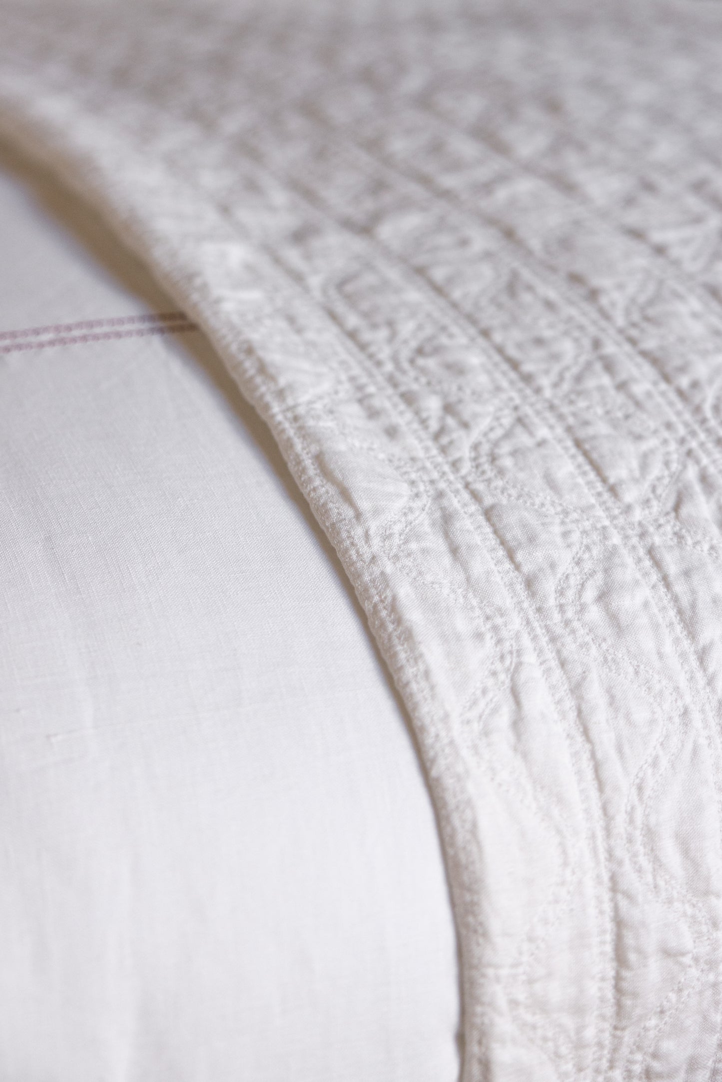 Ruslan Quilt in Ivory White