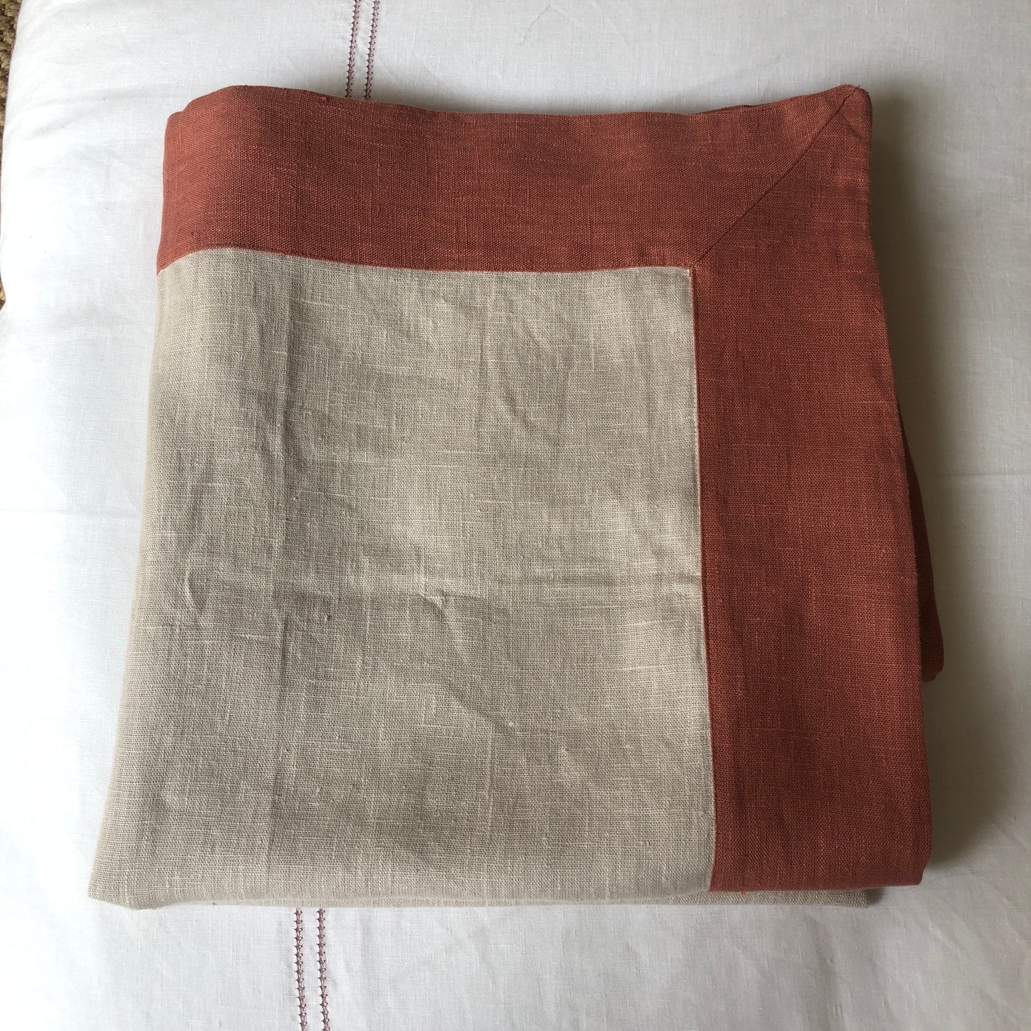 Throw In Putty With Sirin Terracotta Border