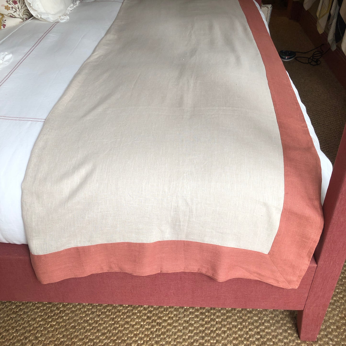 Throw In Putty With Sirin Terracotta Border