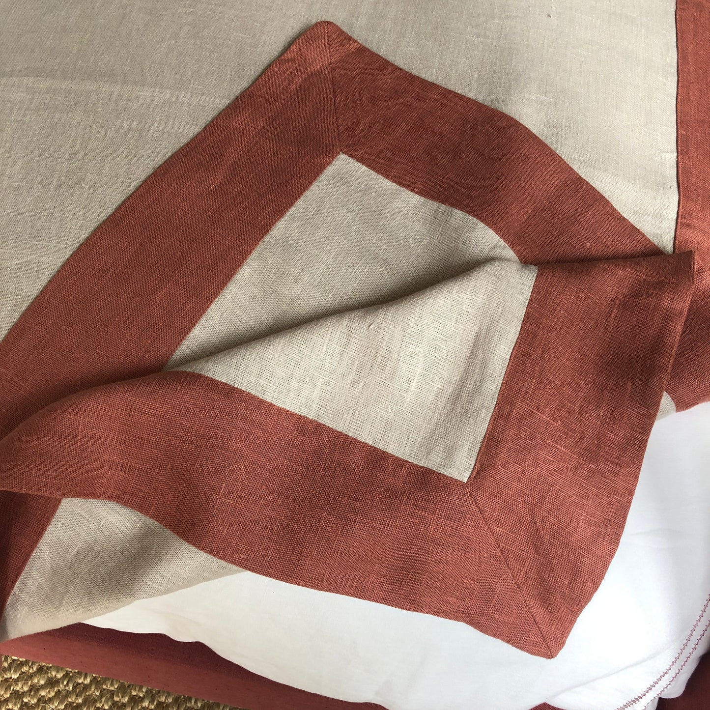 Throw In Putty With Sirin Terracotta Border