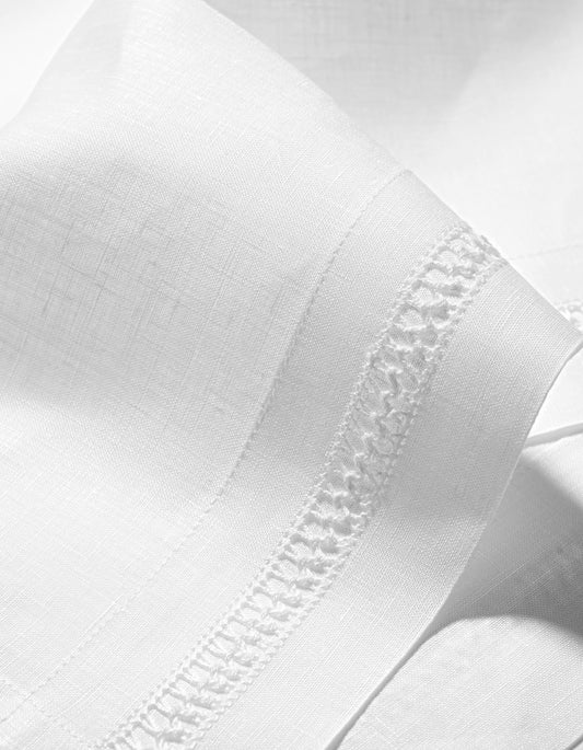 Joséphine Hand Towel in Pure White with Ajouré