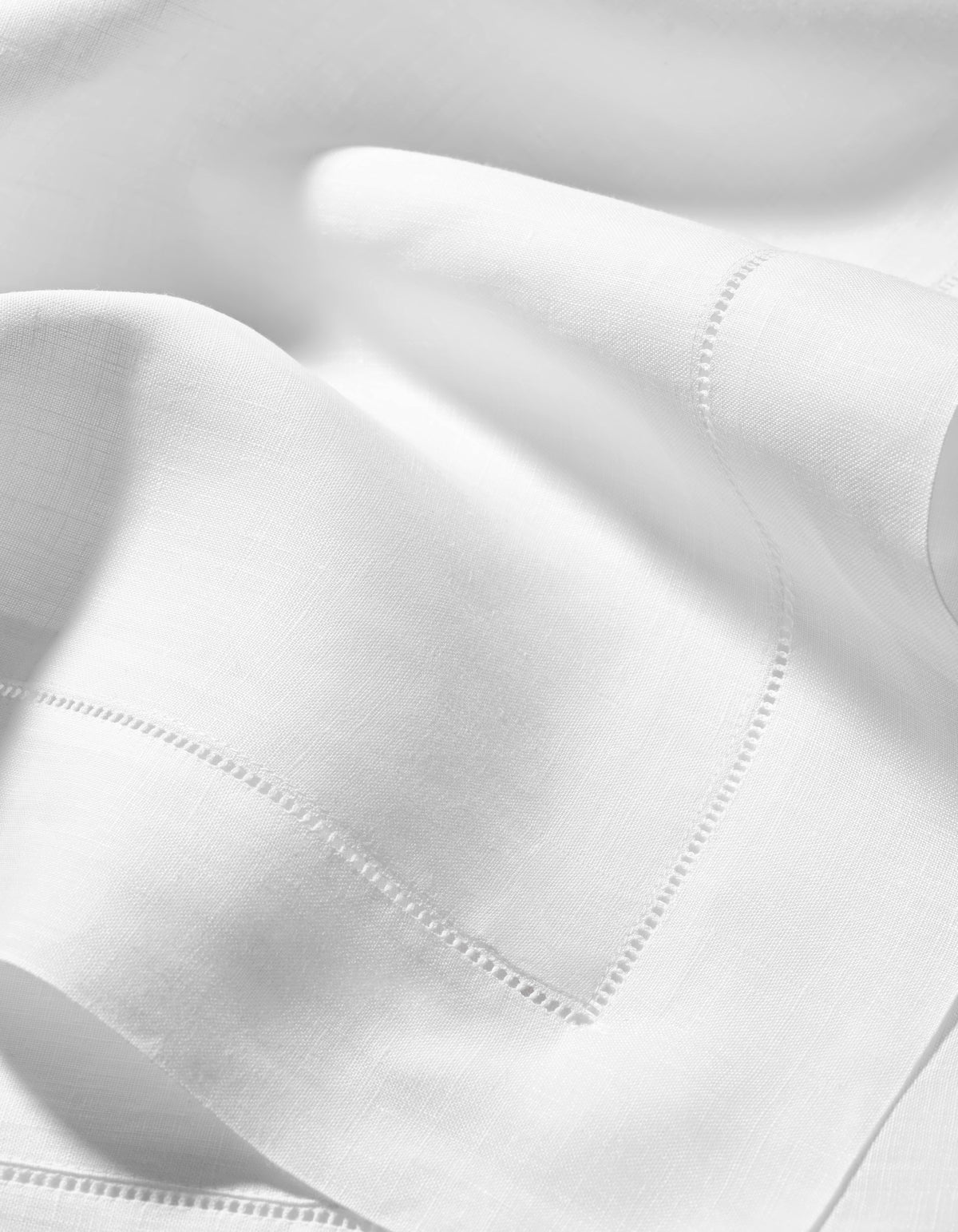 Theodora Oxford Duvet in Pure White with Ajoure